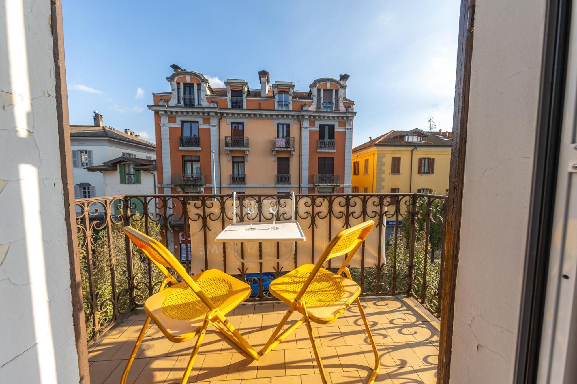 Casa Vacanza Dimora Vincenza Luino Ngoại thất bức ảnh